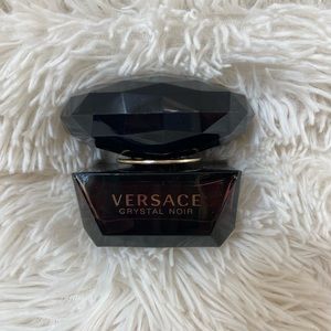 Versace Crystal Noir eau de parfume